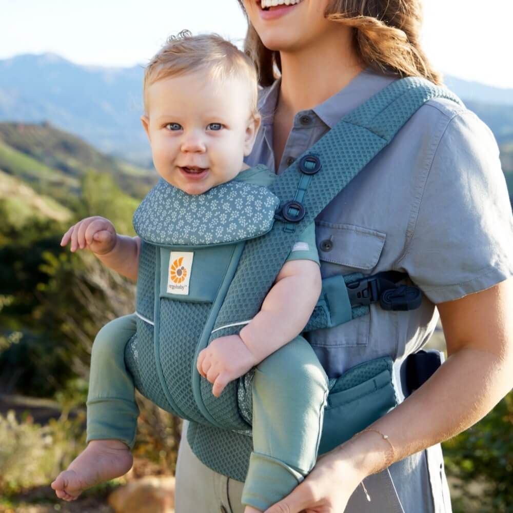 Omni Breeze Baby Carrier - Twilight Blue Daisies